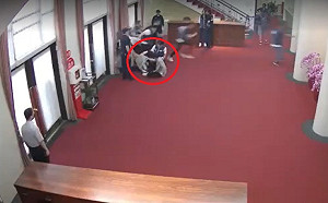 (影)立院議場「搶頭香」影片曝光 徐巧芯反駁陳亭妃傷害指控 