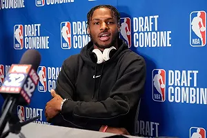 「詹皇之子」Bronny James放棄重返大學資格