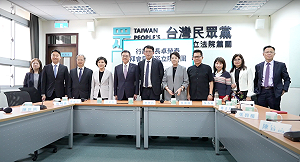 卓榮泰拜會民眾黨團 黃國昌笑說「我今天最溫和」