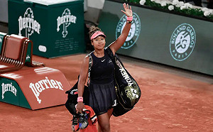 大坂直美哭了！錯過賽末點遭到Swiatek逆轉