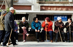 央視「闢謠」了 懸著的心終於死了! 中國養老金告急 網民「軟性挑釁」不信官方說法