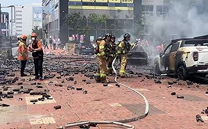 疑亂丟菸蒂惹禍！南韓釜山超市大爆炸 10餘車輛燒剩骨架