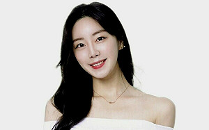 高雄立式划槳賽開幕安芝儇應援    市集、體驗、啤酒暢飲同歡  