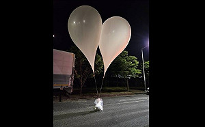 北韓再空飄600顆垃圾氣球 傳南韓準備「獅吼功」還擊