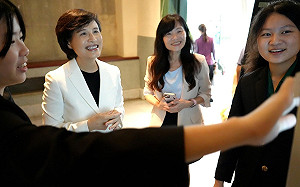 從做自己到「利他」 鄭麗君談志願：年老時看到社會更好、而我曾為此努力過