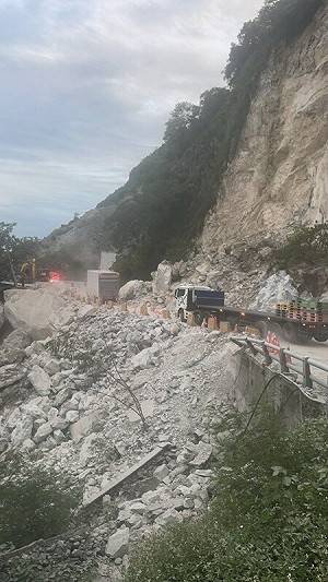 蘇花公路又坍!和仁—崇德段阻斷 公路局:單線雙向通行