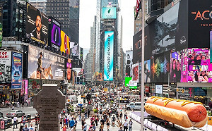 (影) 青鳥飛躍紐約時代廣場挺台 24hrs輪播影片秀台灣民主同婚珍奶