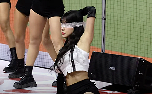 李多慧編舞「小龍女蕾絲矇眼」太火辣？網反感狠批