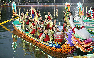 幕後》高雄4駐台機構首度全員到齊！ 台美日龍舟賽前嘴皮較勁創10萬點閱