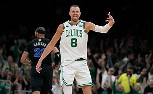 塞爾提克半場大幅領先！Porzingis攻18分