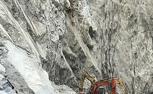 中橫錐麓隧道坍方搶通!公路局:恢復每日3時段放行