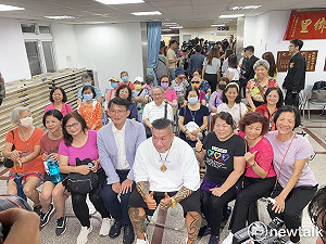 邀館長在新北設銀髮有氧運動班 黃國昌喊:推廣到各區
