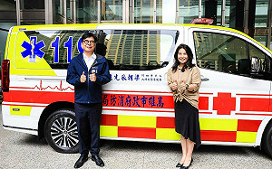 出席人杰老四川餐飲救護車捐贈儀式 陳其邁感謝企業大愛精神 