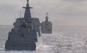 中國4艦編隊對上羅斯福號航母打擊群! 美國才軍演 3艘055萬噸大驅下南海