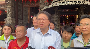柯文哲喊電視辯論國會濫權 林右昌:在立院辯更省錢