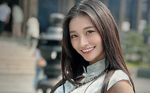 不甩統戰說！網紅祈錦鈅赴中狂打卡惹議 謝和弦怒嗆「回家顧小孩啦」