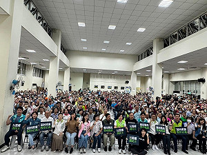 「5個月前就說別投藍」王義川籲青鳥下周占滿立院 批黃國昌連辯論都不敢