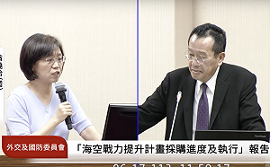 翁曉玲喊不承認中華人民共和國 王定宇批：有人聽得懂這位在盧什麼嗎？