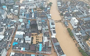 (影) 中國南澇北旱! 福建、廣東做大水多人死亡 黃河河床竟然整個乾了