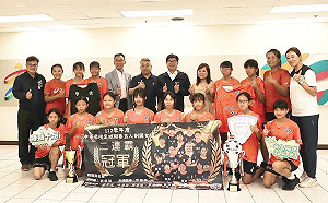 後勁國中、鳳西國中女足隊創全國佳績    陳其邁市政會議公開表揚   