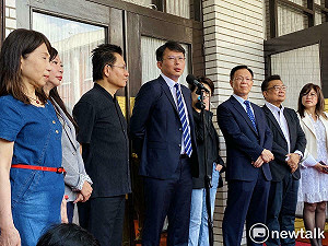 柯文哲、白委昨與韓國瑜吃飯 黃國昌:非常單純 沒談政治性議題