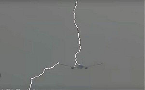 搭機返日遭到雷擊！謝長廷：腦海閃過跟家人說「我愛你」交代遺言