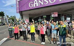 聲援政院覆議 台中綠營民代揪民眾連3天站路口