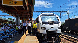(影)R200柴電機車首度亮相!台鐵:未來將強化軍事運輸能力