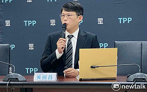 鄭文燦出庭前傳Line串證成遭收押理由 黃國昌諷：新潮流果然夠力