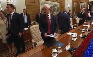 (影) 不是戰略同盟嗎? 俄部長們被趕出談判大廳 北韓官員稱是這原因......