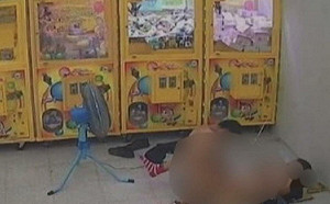 娃娃機店造娃娃！嘉義男女激戰活春宮全被攝 紙板終究包不住火