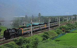 搭蒸氣火車一賭花東美景！「仲夏寶島號」再追加班次  6/21起開搶
