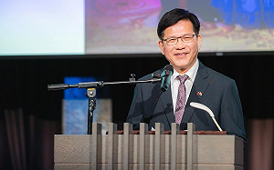 林佳龍出席英王生日酒會　談《從拉斐爾到梵谷》、Coldplay與紅髮艾德