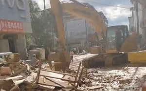 (影) 可以喊卡了！央視拍完照 福建救災就停了 桂林26年來最大洪水 千人被困搶食物