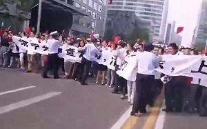 (影)ST陽光連28日跌停退市 員工領不到薪、泛亞詐騙 上萬雲南人走上街頭