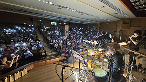 音樂點亮生命、反毒感動心靈 玫瑰墓樂團左營高中開唱