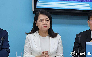 柯建銘籲罷免41席區域藍委　許宇甄稱：想保住總召職位？