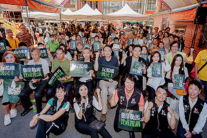 議員第一槍!罷免謝國樑二階最後衝刺 張顥瀚服務處設連署點