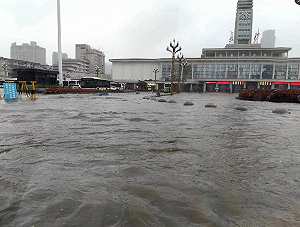 (影) 長沙暴雨有多猛? 時雨量破6月紀錄!水位上漲5米 地下超市GG了