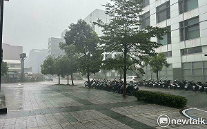 外出傘帶著！中北部午後防雨彈 專家：雨勢恐持續到晚間