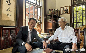 林俊憲訪總統府資政黃崑虎  談擴權法案憶李登輝推動民主憲政改革