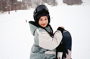 愛莉莎莎和男友分手三天後一起出國滑雪!躲旅館痛哭:很難適應