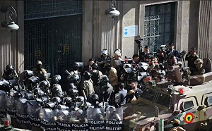 玻利維亞軍事哨所遭占領 前總統支持者為幕後主使