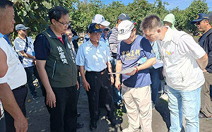 海灘浪襲恐影響東港迎王 綠委徐富癸要求補沙