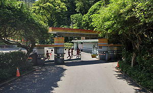 管仁健觀點》東山高中為何明知違法 卻堅持超收?