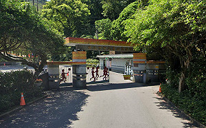 管仁健觀點》東山高中為何明知違法 卻堅持超收？