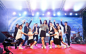 高雄空大友回娘家席開200桌    美女校長熱舞最吸睛