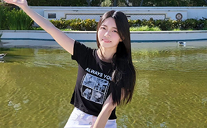 韓國女實況主「MAY」來台中暑昏倒！「面露痛苦蹲路邊」畫面曝光