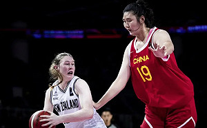 (影)中國女籃新星張子宇擋不住！受訪曝實際身高