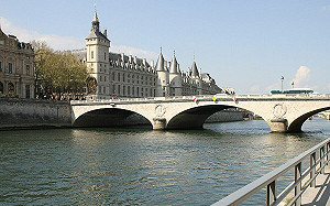 倒數1個月！塞納河水質仍不達標 巴黎奧運游泳賽事恐受影響